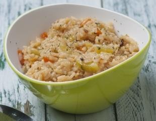 Arroz hervido salteado con calabacín, zanahoria y semillas