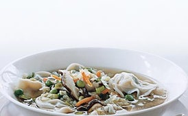 Sopa de Dumplings Asiáticos