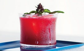 Fizz de mora y ginebra