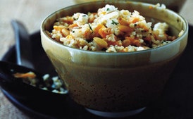 Aderezo de Bulgur, Albaricoque y Piñones