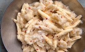 Cavatelli con coliflor romana