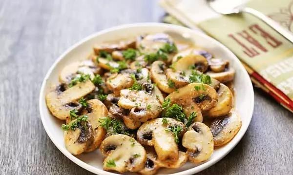 Champiñones salteados