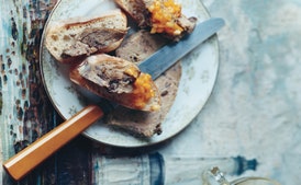 Pâté Campestre con Chutney de Mango y Piña