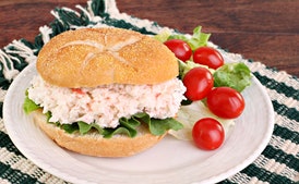 Sándwiches de ensalada de cangrejo