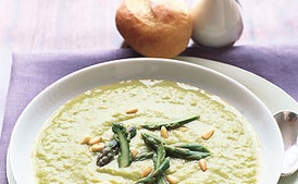 Sopa cremosa de espárragos