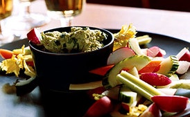Dip de Edamame con Crudités