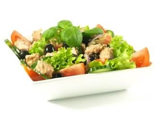 Ensalada de atún y tomate