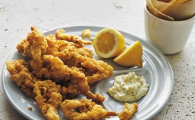 Almejas fritas de Ipswich con salsa tártara
