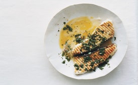 Halibut a la parrilla con chimichurri