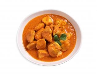 Guiso de pollo con salsa de tomate