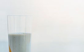 Gelatina de Maracuyá con Crema de Albahaca