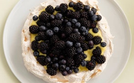 Pavlova con Crema de Limón y Frutas