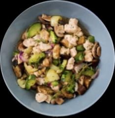 Pollo salteado con calabacín y zucchini