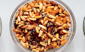 Crujientes de arroz inflado y coco
