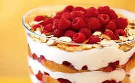 Trifle de frambuesa, chocolate blanco y almendra