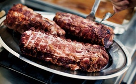 Lomo de cerdo asado con romero y ajo