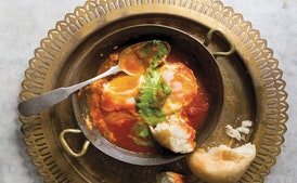 Shakshuka (Huevos al Horno con Salsa de Tomate Picante)
