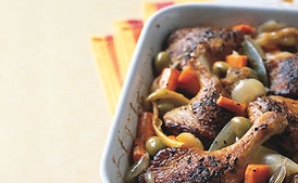 Muslos de Pato con Especias Guisados con Aceitunas Verdes y Zanahorias