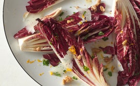 Ensalada de Treviso con Vinagreta de Naranja y Manchego