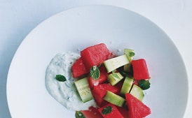 Ensalada de Tsatsiki de Sandía y Pepino con Menta