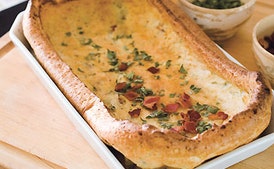 Pudín Yorkshire con Tocino y Salvia